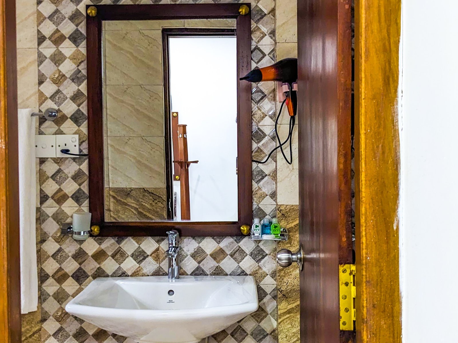 WhatsApp Image 2025-05-24 at 13.07.09 (1)